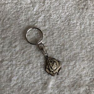 Silver tone rose keychain